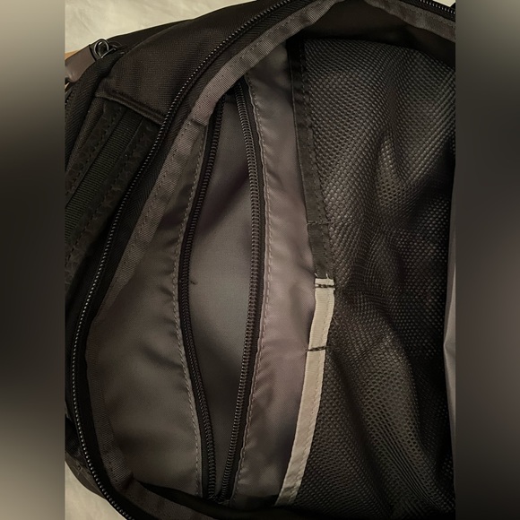 The North Face “STALWART” Gray/Black Backpack, NWT - Picture 4 of 7